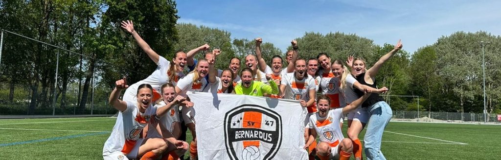 SV Bernardus damesteam viert plaatsing voor de beker finale